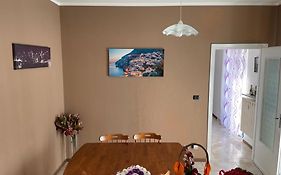 Appartamento Con Tre Camere - Zona Centrale