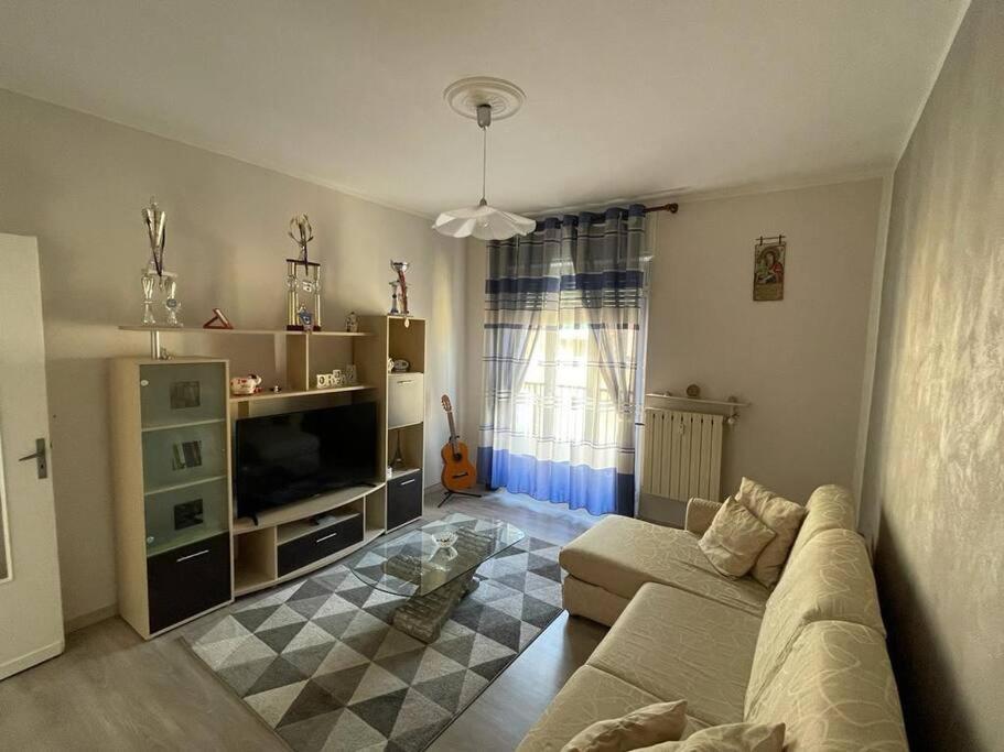 Appartamento Con Tre Camere - Zona Centrale Alessandria Exterior foto